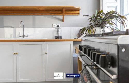 The Ritz 2 Bedroom Serviced Apartment By AltoLuxoExperience Short Lets & Serviced Accommodation With Free Wifi - Foto 21