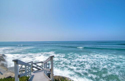 Oceanfront Villa with Private Beach Access, Remodeled Kitchen - Photo 9