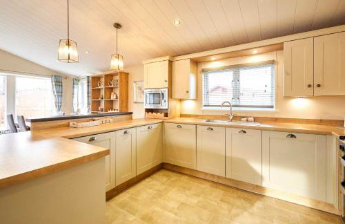 Little Gem Lodge with Hot Tub - Foto 15