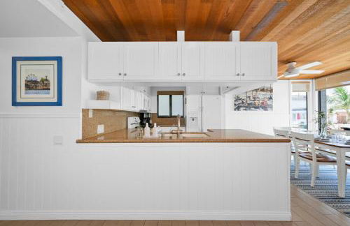 4 bedroom Home in Quiet Neighborhood near Beach - Photo 18