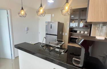 AP completo próx ao Shopping com piscina, garagem e ar - Foto 13