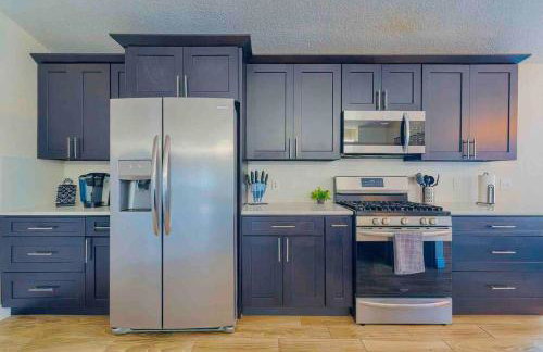 Spacious Home - Heated LED Pool & Ping Pong - Foto 10