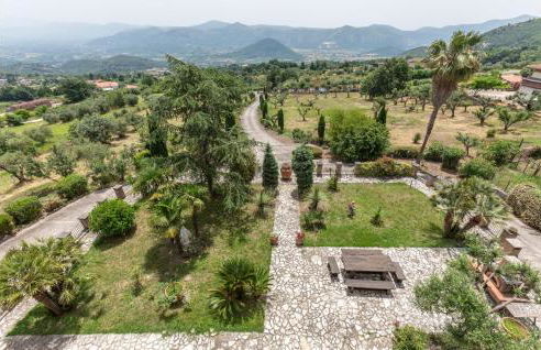 7 Bedroom Stunning Home In Caiazzo - Foto 2