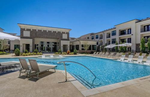 Landing Stunning 1BD Pool Clubhouse - Photo 15