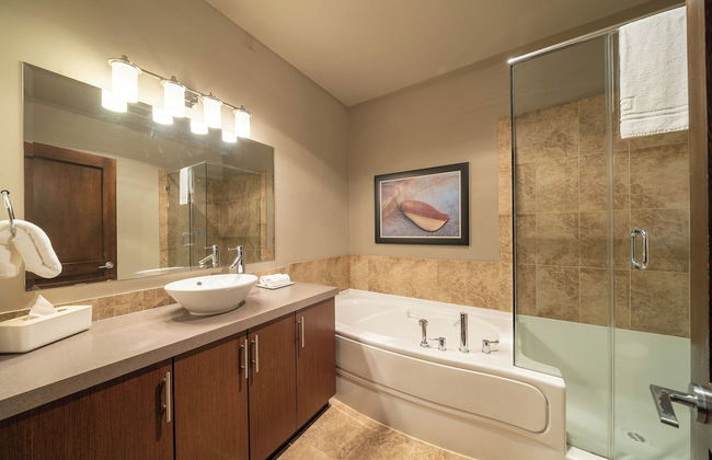 Sunrise Ridge Waterfront Resort - Photo 70