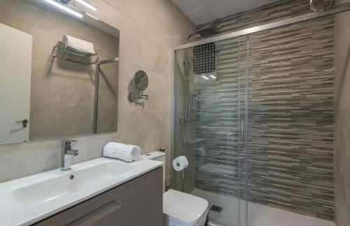 Apartamentos Luxury Cristina - Photo 17