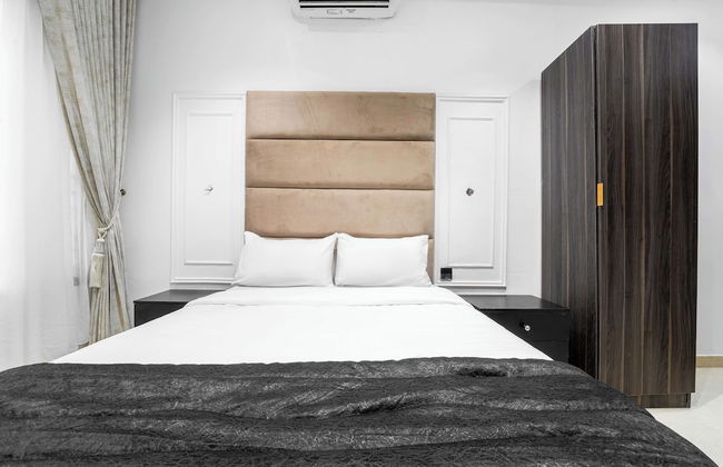 The Azaria Hotel & Apartment - Photo 12