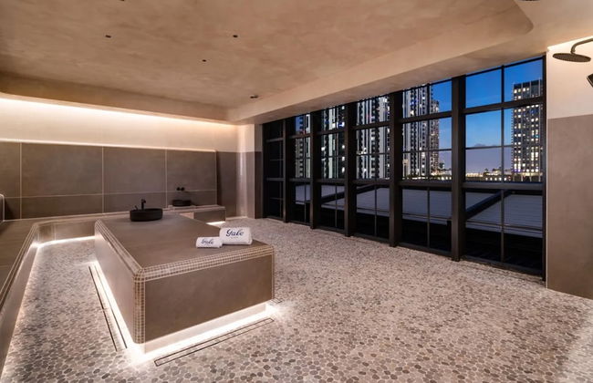 Sky-high Luxury in Downtown Miami - Photo 42