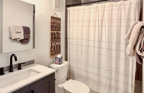 Walk to Main St Frisco Condo with Community Pool! - Foto 13