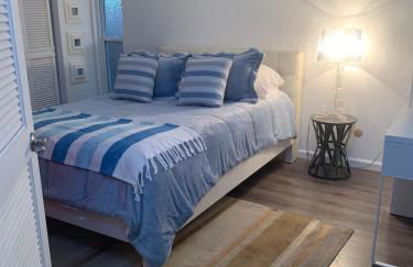 2 bedroom bungalow with hot tub - Photo 24