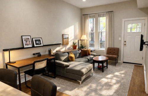 Flexhome West Town - Spacious 2BR Duplex - Foto 1