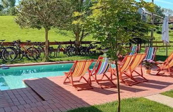 Ferienhaus auf einer Ebene mit eigenem Garten, Sommerpool und Badefass - Foto 6