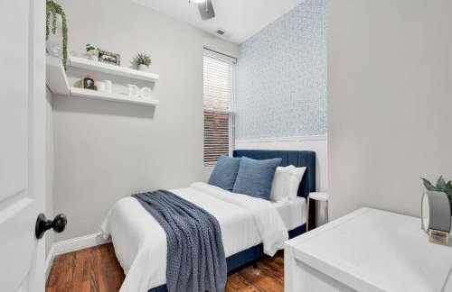 Luxury 4-BR with Free Parking in Heart of DC - Steps to Metro - Photo 25