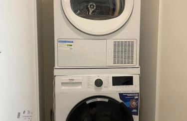 Gorgeous 2 bedroom, 2 full bath, ski in apartment! Winner of 2025 and 2024 Traveller Award! - Photo 21