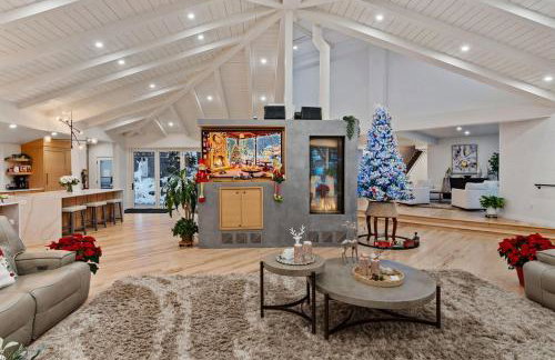 Exclusive Resort Escape - Heated Pool, Spa & Pickleball - Foto 13