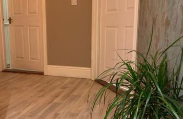 Glastonbury town centre modern apartment - Photo 4