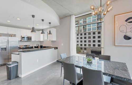 Modern 3 bedroom condo in downtown w free parking - Foto 33