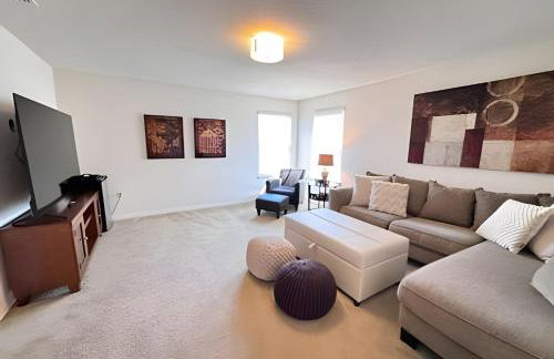 New to Market Spacious Private Pool Retreat - Foto 26