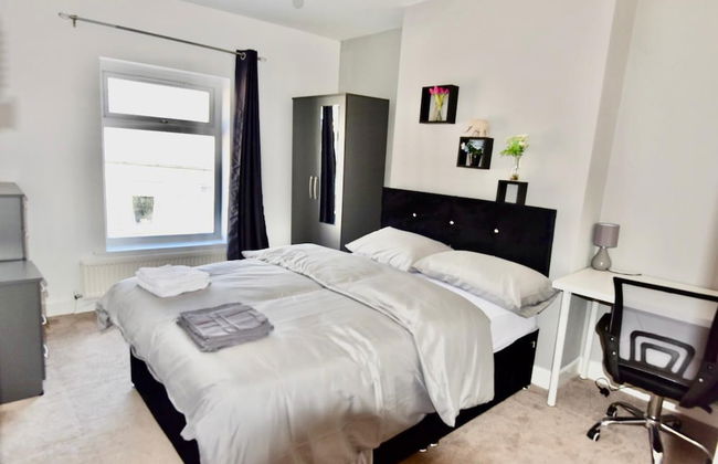 Cheer full 4 Bedroom House Train Station - Foto 18