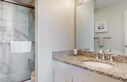 Beauty on the Beach by Bayley Vacation Rentals - Photo 26