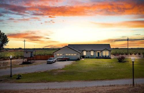 Luxe & Comfy Vineyard Estate ~ Breathtaking Views! - Foto 18