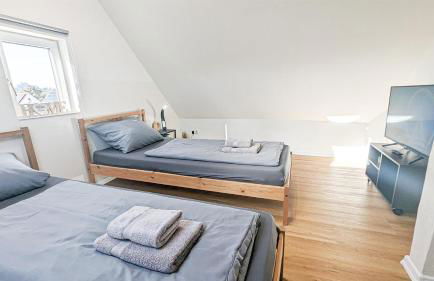 ALFA Stuttgart 3BR 5 Beds Netflix INET EBK Wasen Apartment nahe Daimler l Bathroom l Kitchen l WIFI & SmartTV l 3 Zimmer 5 Betten l Küche l Duschbad - Foto 8