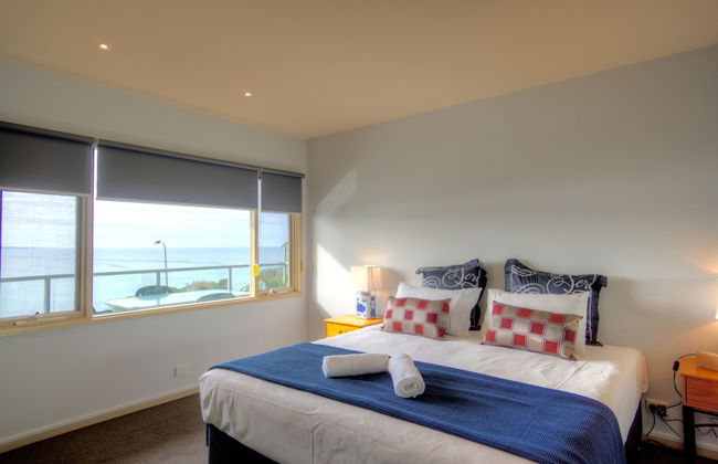 PierView Apartments - Photo 2