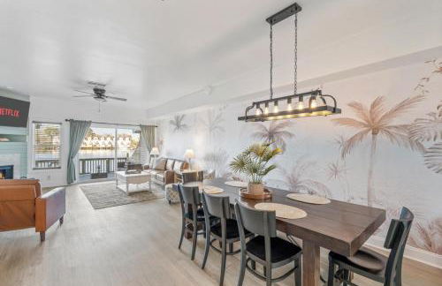 Sunset Serenity!!-Tropical Waterfront Oasis-Huge Private Patio-10Min to KingSt & Beaches - Foto 7