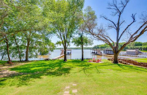 Views and Private Dock Lakefront Eustace House! - Foto 31