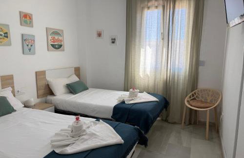 Laguna Beach Haven, WIFI, swimming pools, beach a few steps away, shops - Photo 5