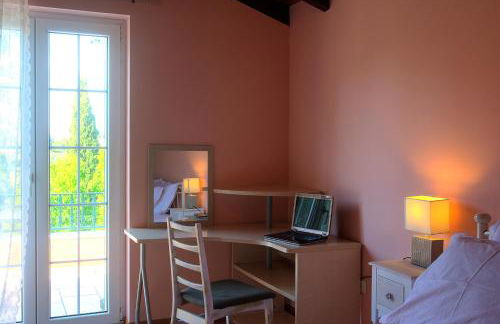 The Red Bougainvillea Apartments - Foto 20