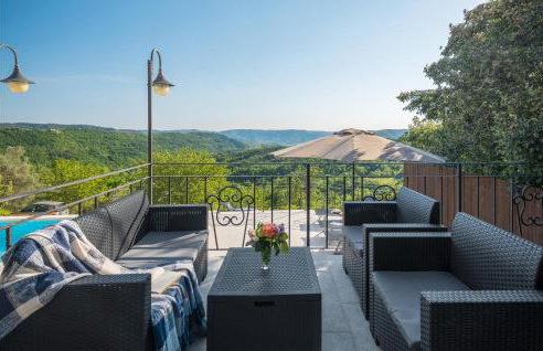 Nice Home In Buzet With Sauna - Photo 2