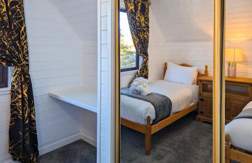 Morrigan 7-Hot Tub-Pet Friendly-Boutique-Perthshire-Families - Photo 7