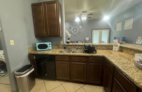 Charming 3-Bedroom Retreat in Prime Neighborhood - Foto 7