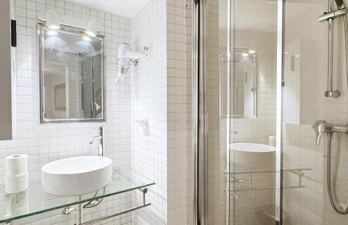 Basilio Studio next to Ladra Flea Market - Foto 13