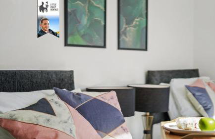 Luxury Balcony Penthouse with 4K TV and Soundbar - Foto 18