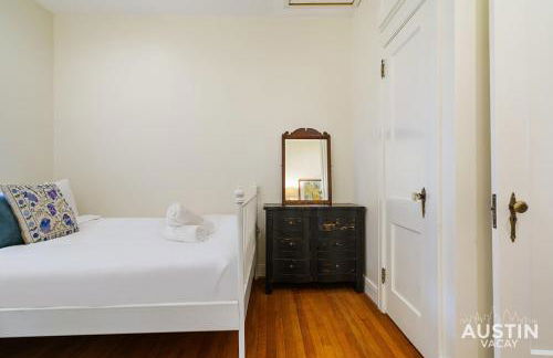 Charming Vintage House in Zilker with Hot Tub and Parking - Foto 35