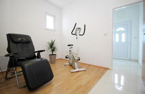 Villa Pasika with private 31m2 pool, summer kitchen with BBQ, 4 bedrooms - Photo 21