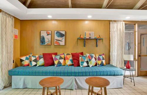 Midcentury Modern - Pool & Hot tub - Retro Retreat - Foto 8