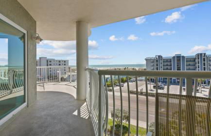 Crystal Palms Treasure Island Retreat Steps from the Beach - Photo 32