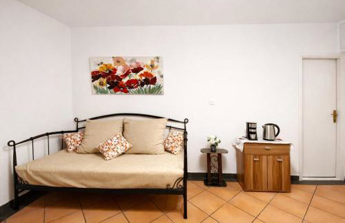 Homey 1 bedroom Apt 5 min Walk to Split Old Town & Bacvice Beach - Photo 12