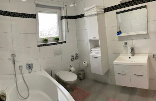 Prime Host Lovely Apartment - Photo 8