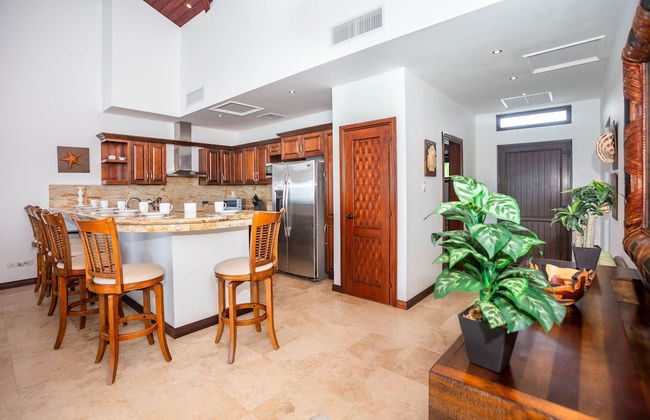 Pristine Bay Villa 1304 with large pool - 3 bedroom 3 Condo by RedAwning - Foto 7