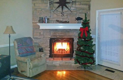 Lakefront Hiawassee Home with Boat Dock and Hot Tub! - Foto 6