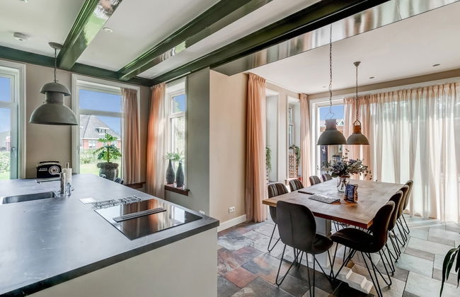 Stylish Farmhouse With Spa Tub - Foto 27