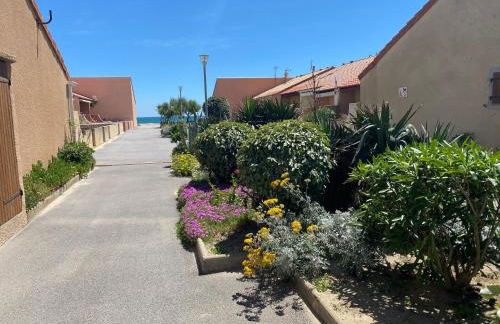 Leucate, maison dans village naturiste Eden à 50 m de la plage, 4 personnes - Foto 2