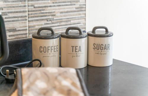 Stylish 4 Bedroom House in St Neots w Free Parking - Foto 43