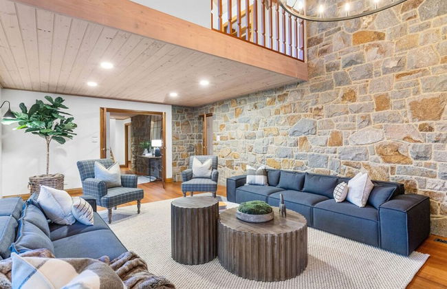 The Peninsula Chateau Lodge-inspired Luxury - Photo 13