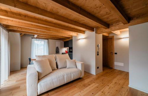 DALANIA MOUNTAIN APARTMENTS - Photo 9