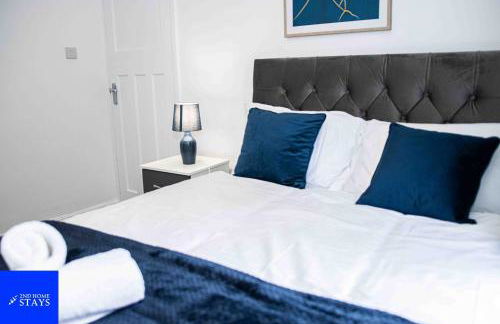 2ndHomeStays- Stoke-on-Trent-A Serene 3 Bed House with a Garden View-Suitable for Contractors-Relocation Families-Group of Friends-Sleeps 6 - 16 mins to J15 M6 and 36 mins to Alton Towers Resort - Foto 11